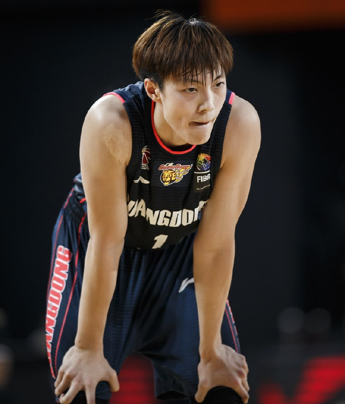 金年会官方在线入口-亚冠赛程吃紧，深圳男篮今夜篮板制胜，气氛紧张，轮换策略成焦点的简单介绍